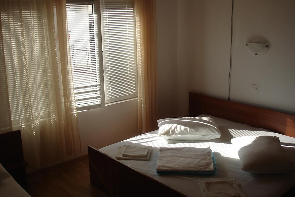 Apartments Cico Starigrad Paklenica Room photo
