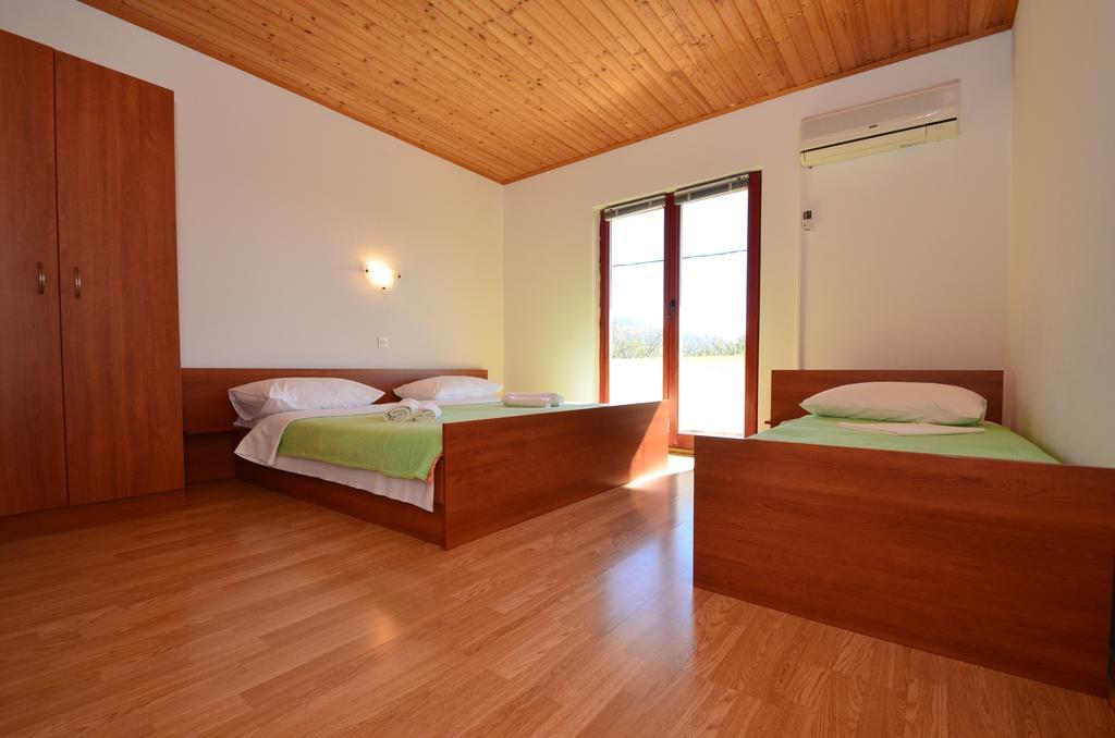 Apartments Cico Starigrad Paklenica Exterior photo