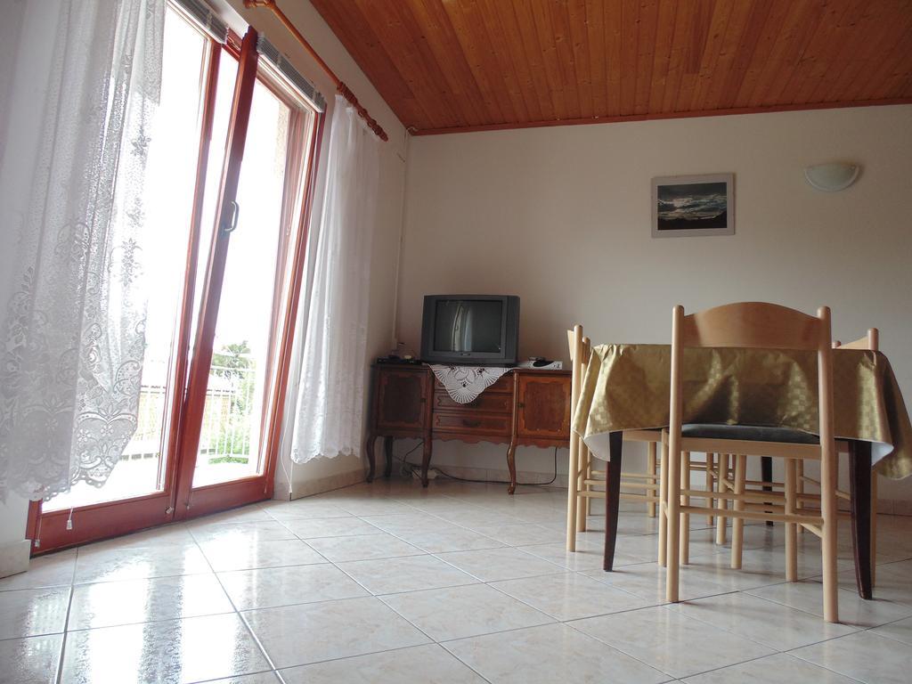 Apartments Cico Starigrad Paklenica Exterior photo