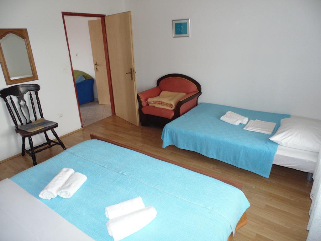 Apartments Cico Starigrad Paklenica Exterior photo