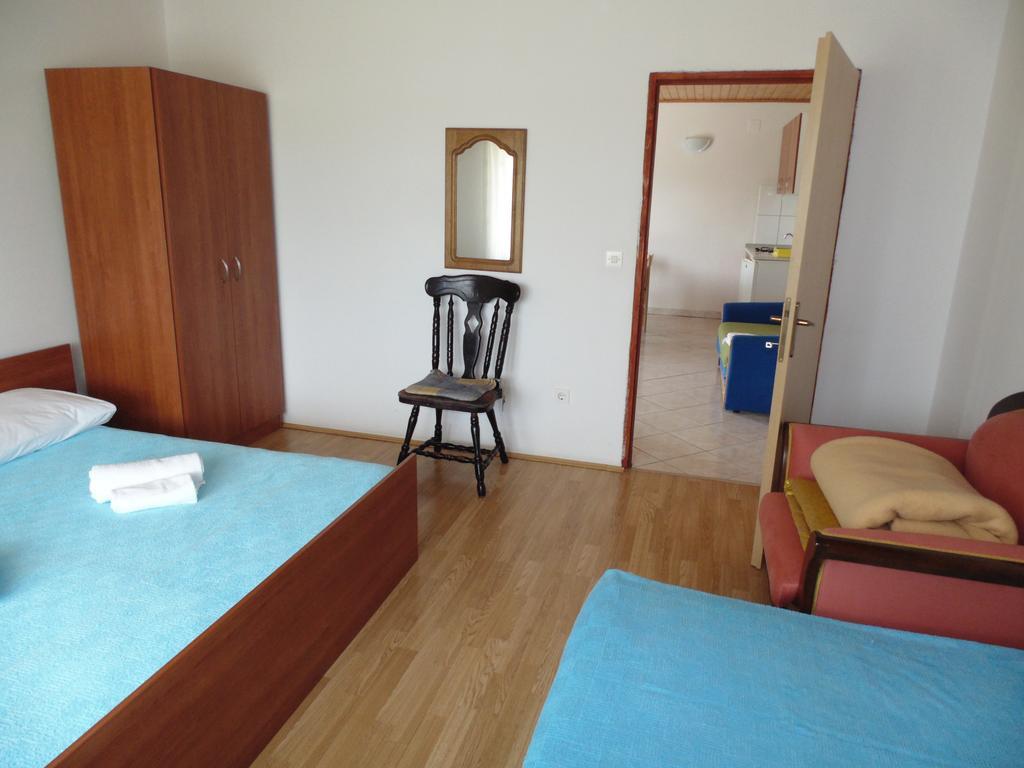 Apartments Cico Starigrad Paklenica Exterior photo